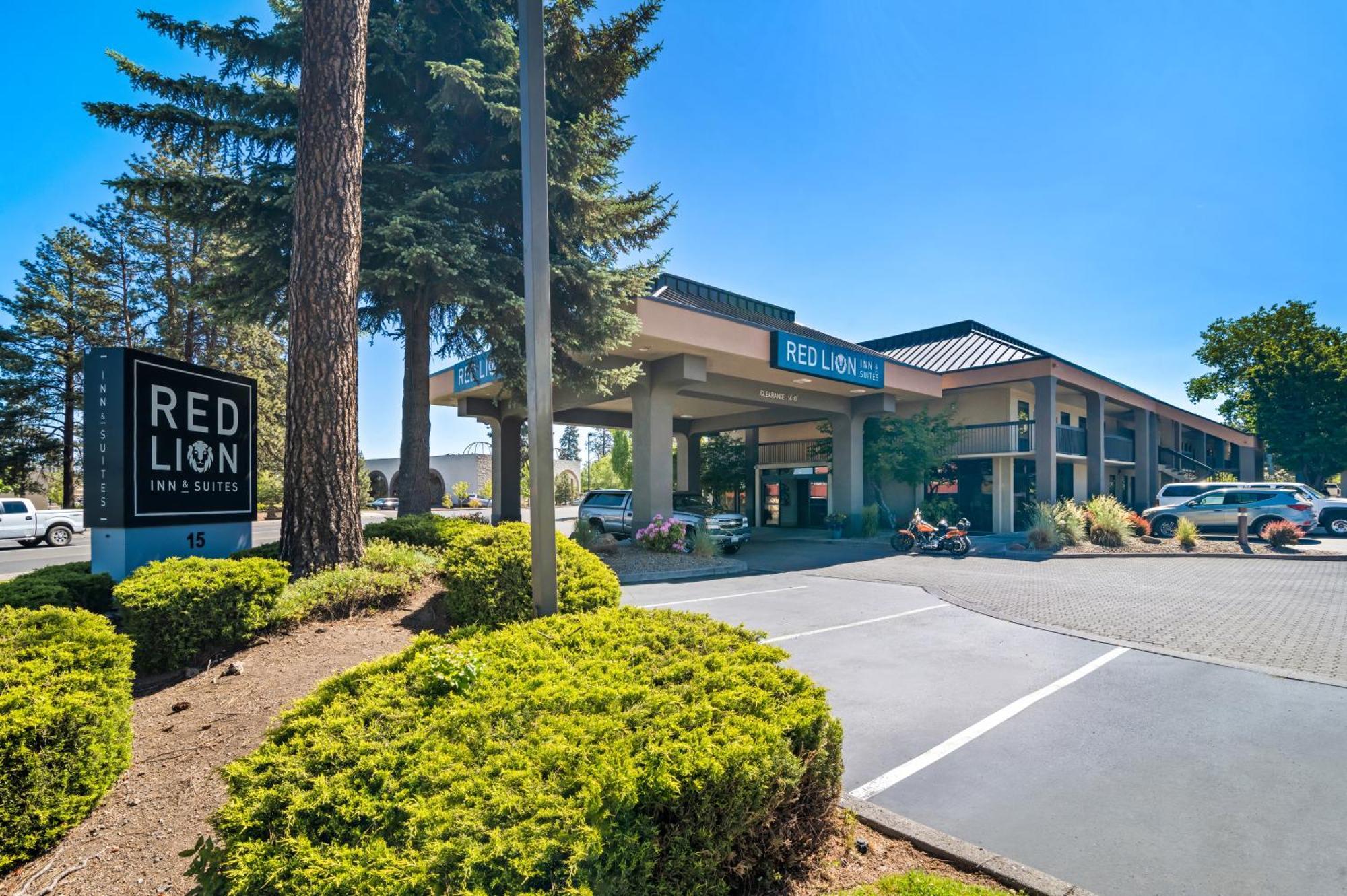 Red Lion Inn & Suites Deschutes River - Бенд Екстер'єр фото