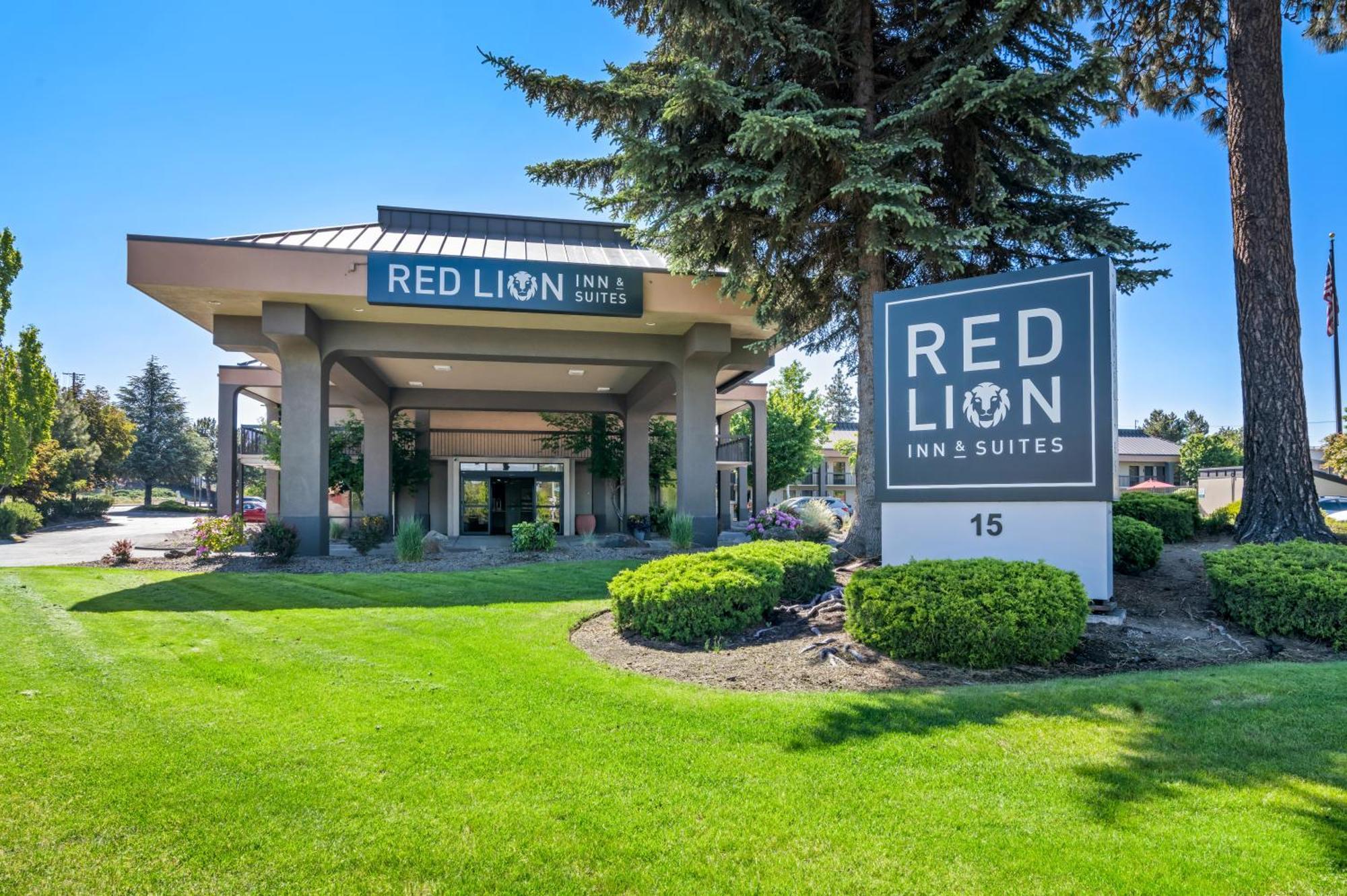 Red Lion Inn & Suites Deschutes River - Бенд Екстер'єр фото