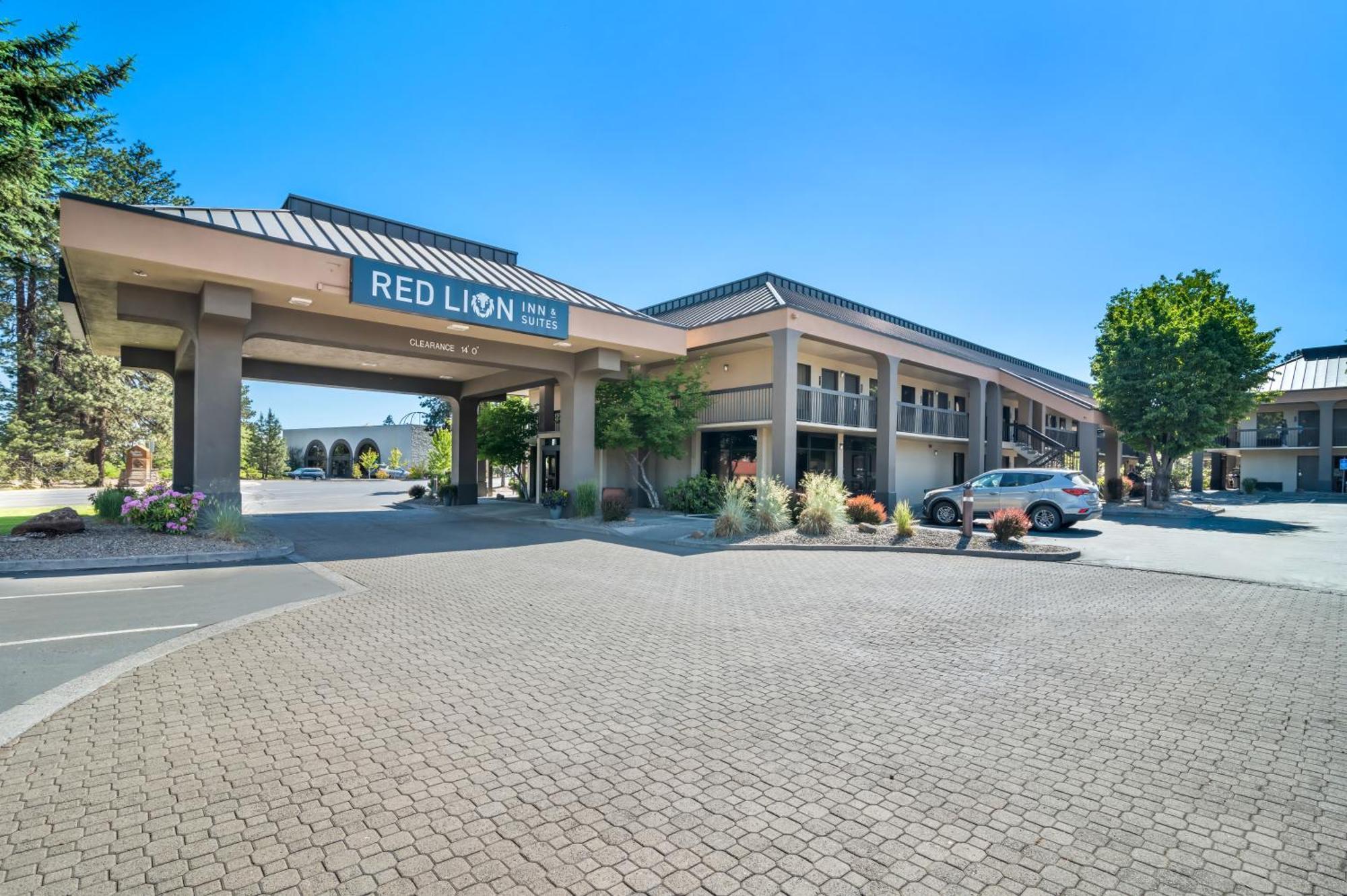 Red Lion Inn & Suites Deschutes River - Бенд Екстер'єр фото