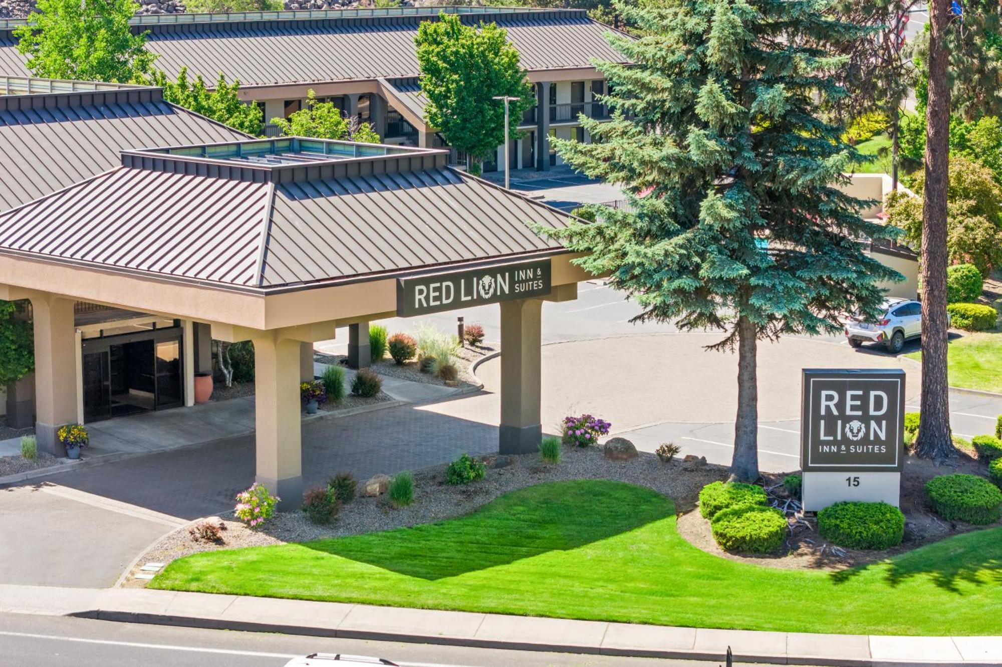 Red Lion Inn & Suites Deschutes River - Бенд Екстер'єр фото