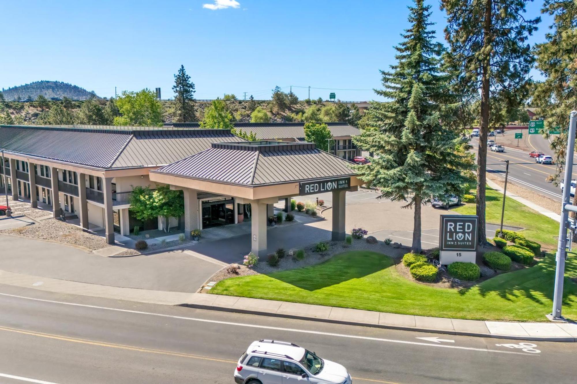 Red Lion Inn & Suites Deschutes River - Бенд Екстер'єр фото