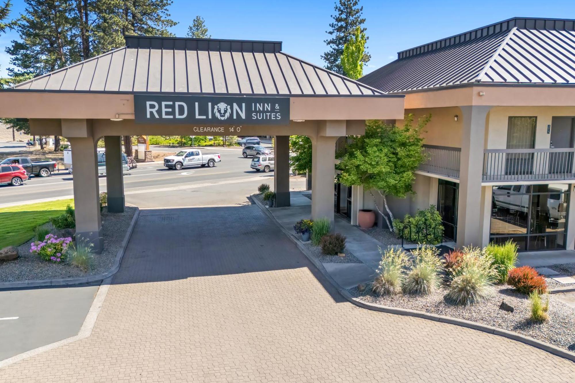 Red Lion Inn & Suites Deschutes River - Бенд Екстер'єр фото