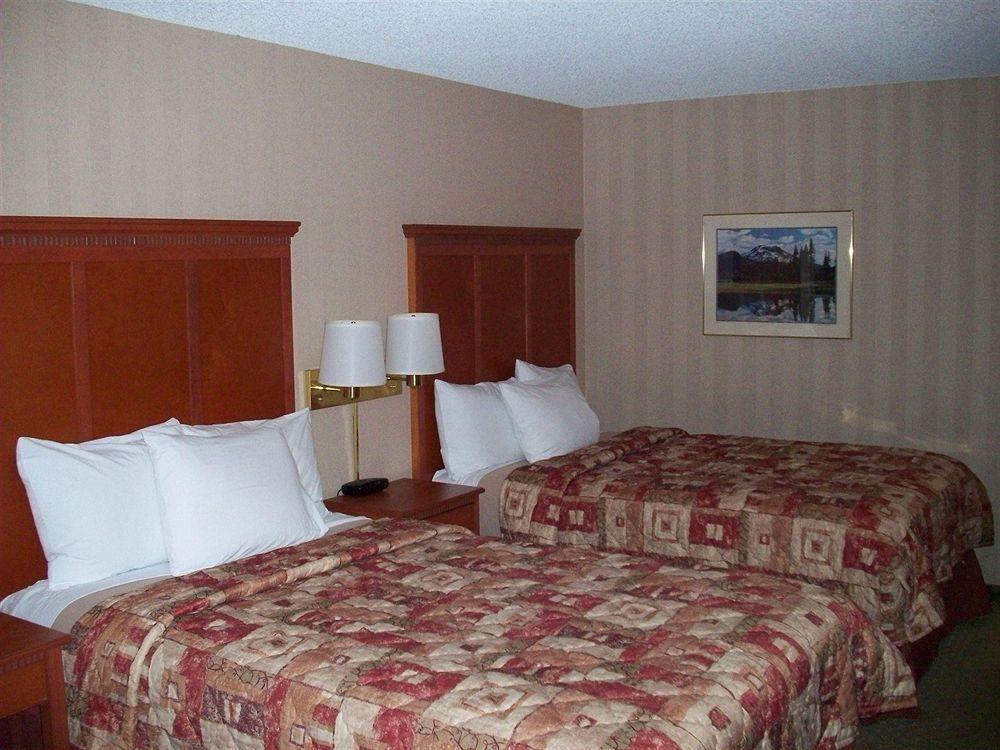 Red Lion Inn & Suites Deschutes River - Бенд Екстер'єр фото